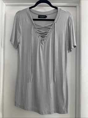 Relipop Lace-Up V-Neck Short Sleeve Tee in Light Gray